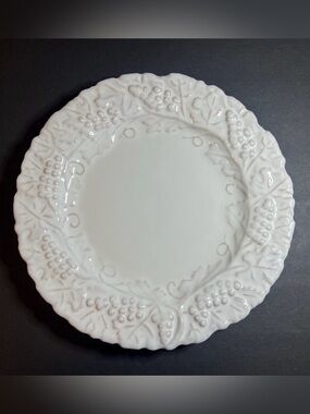 Vintage PV Italy Signed Ceramic Grapevine & Leaf Embossed Serving Plate 10"